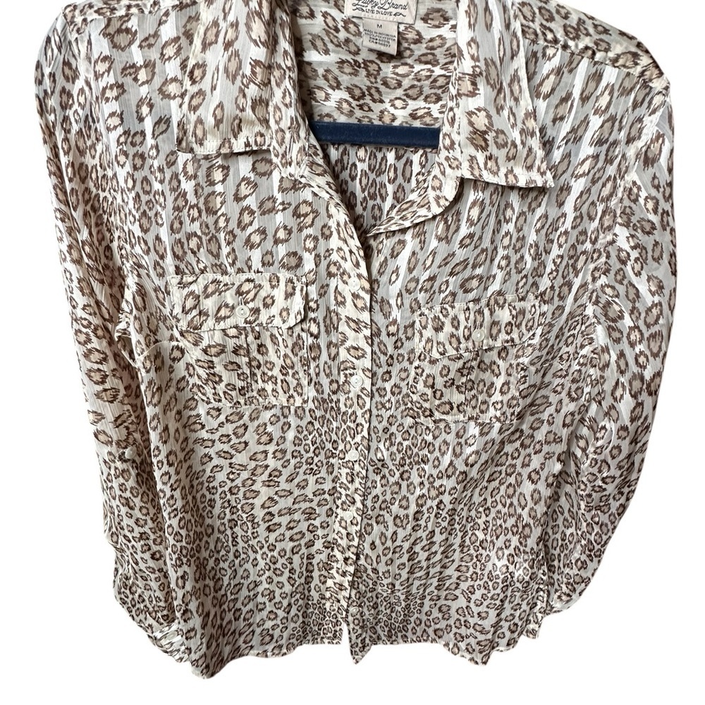 Lucky Brand size medium chic and elevated Leopard Print Button-Up Blouse! NWOT - Picture 3 of 10